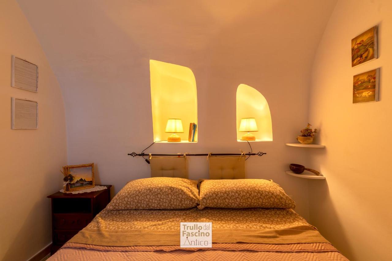Trullo Dal Fascino Antico Villa Locorotondo Dış mekan fotoğraf