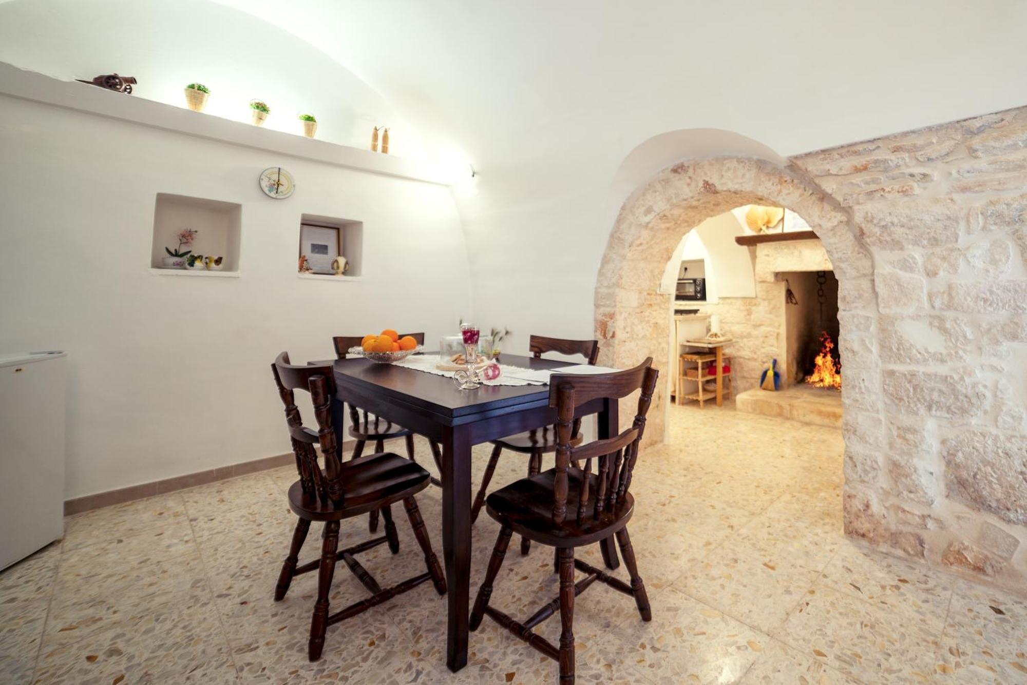 Trullo Dal Fascino Antico Villa Locorotondo Dış mekan fotoğraf
